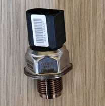 "Replacement 55PP30-01 (9307Z528A) diesel fuel rail pressure sensor with a 3-pin connector for Hyundai, GWM and Chevrolet models"